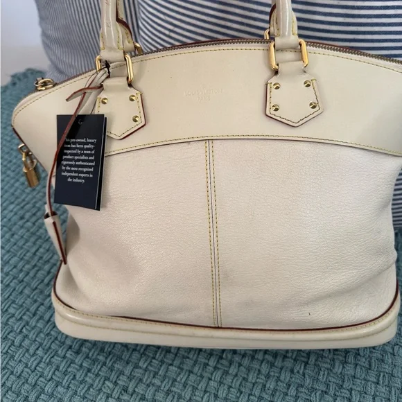Louis Vuitton Suhali Lockit Bag in Preloved condition